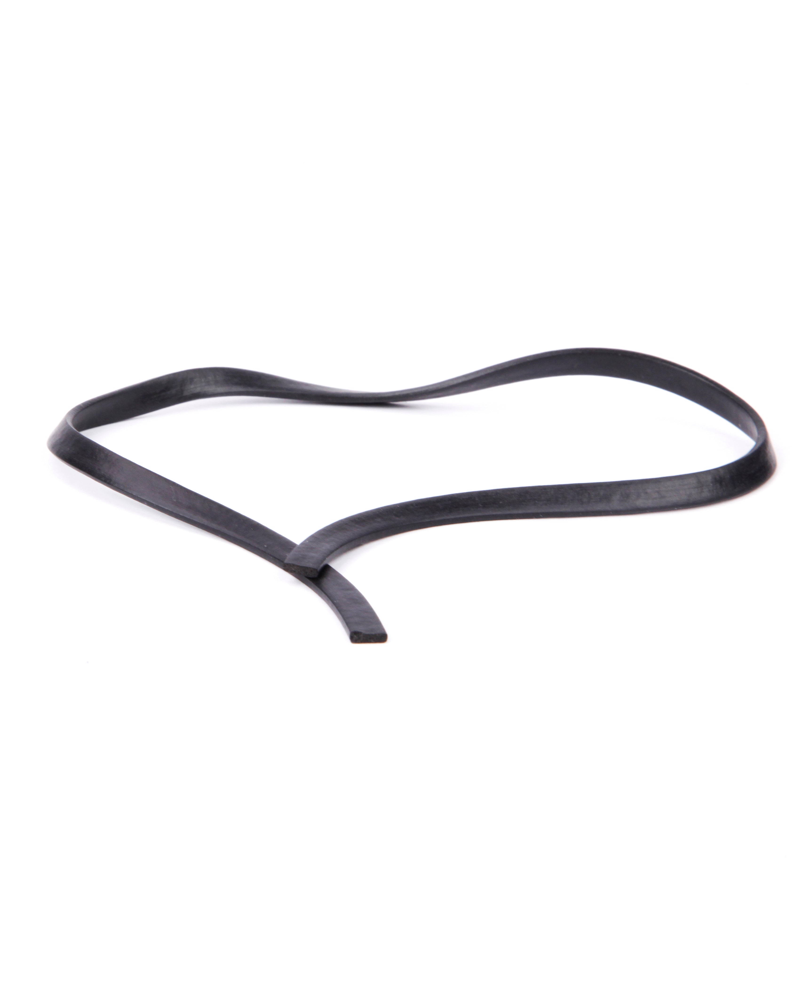 The arc-shaped structure can bend the foamed flat strips